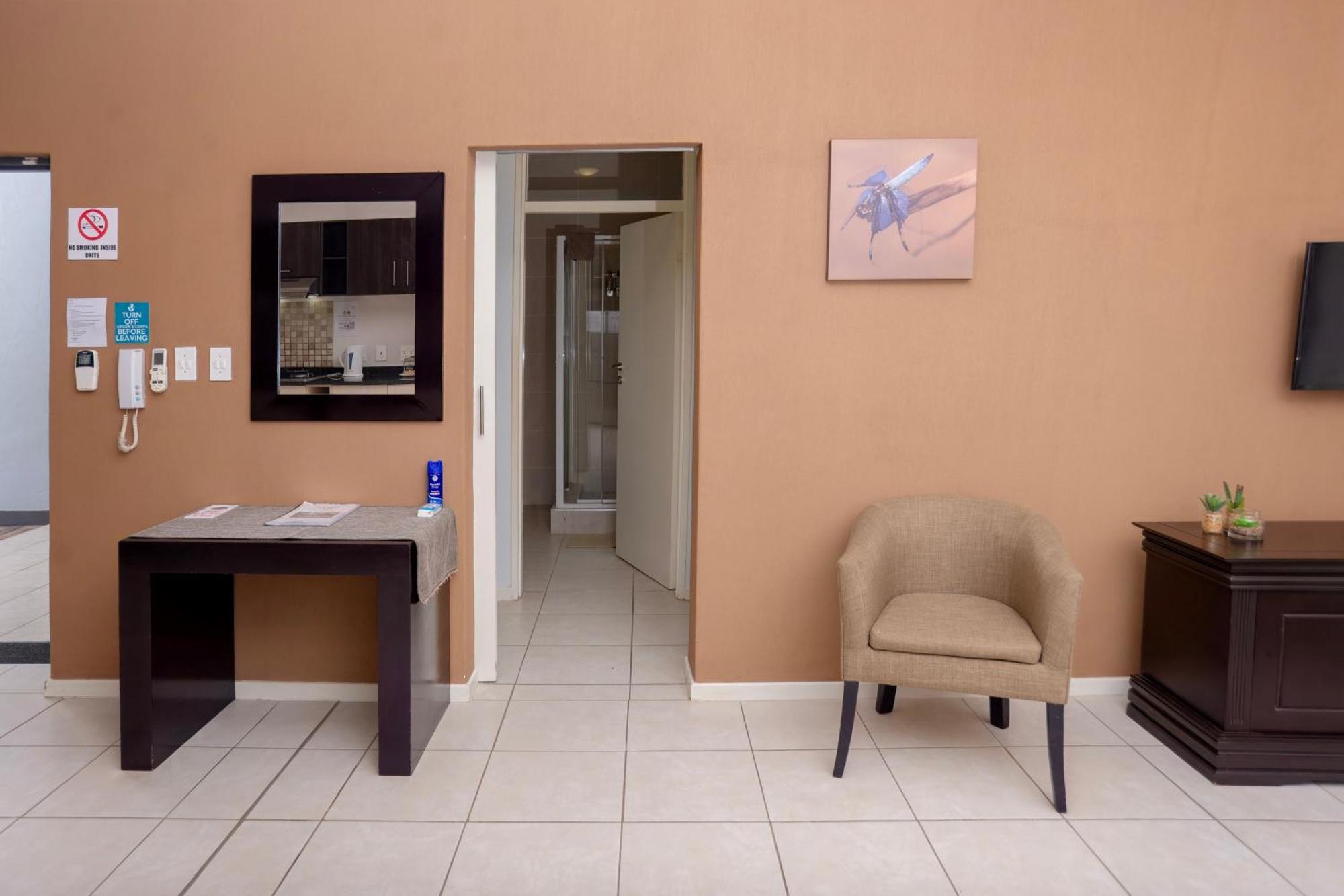 Apartments @ 125 Γκαμπορόνε Εξωτερικό φωτογραφία